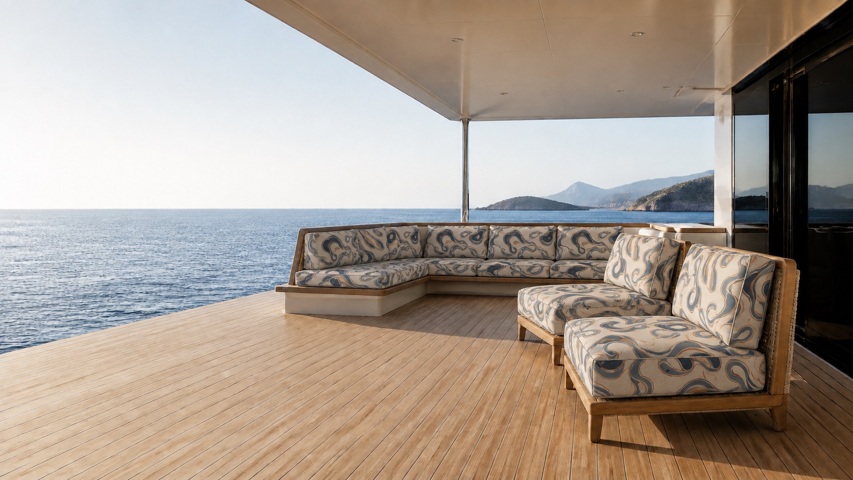 Yacht-deck bench seating upholstered in the NEREIDE design.